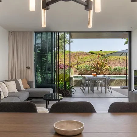 Savoy Monumentalis Ix By An Island Apartman Funchal