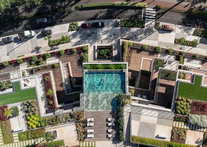 Savoy Monumentalis Ix By An Island フンシャル