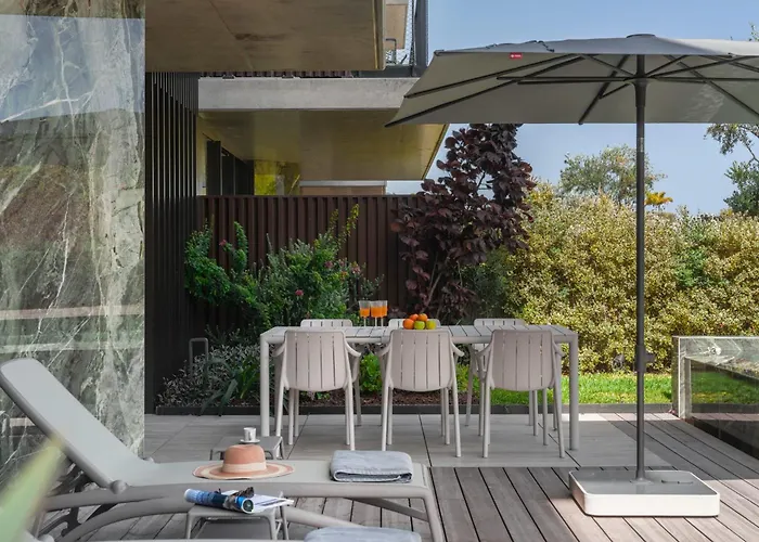 Savoy Monumentalis Ix By An Island フンシャル