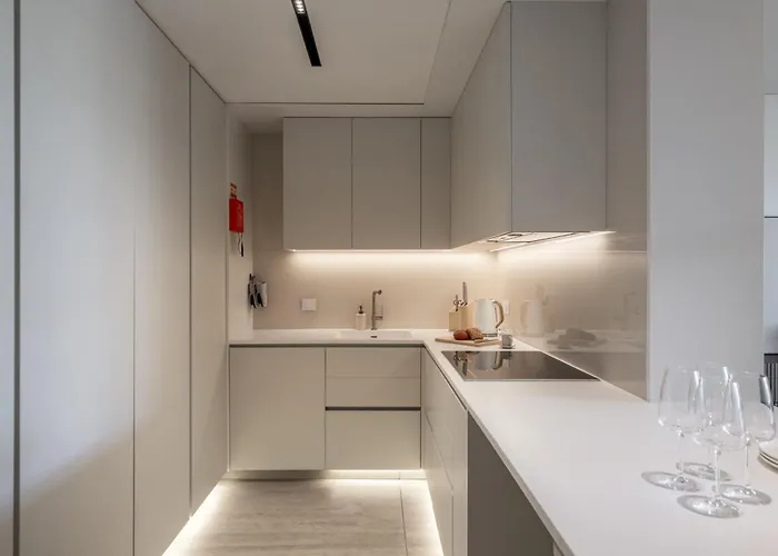 Savoy Monumentalis Ix By An Island * 丰沙尔